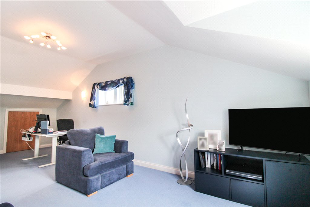 Low Lane, Horsforth, Leeds, West Yorkshire, LS18, photo 2