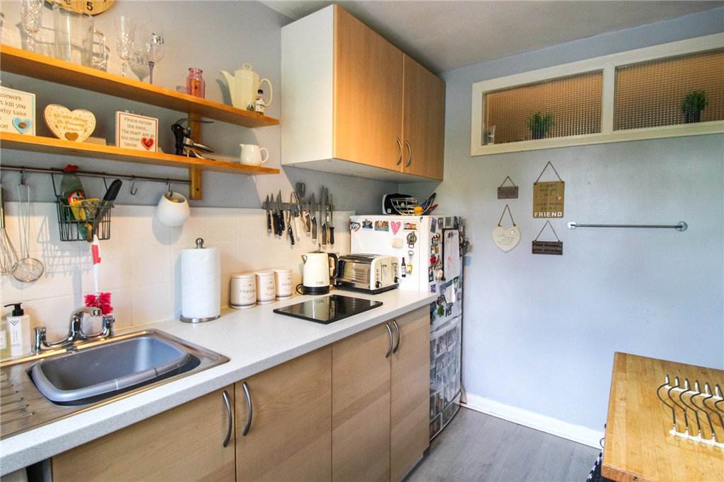Linden Court, Hollin Lane, Leeds, LS16, photo 6