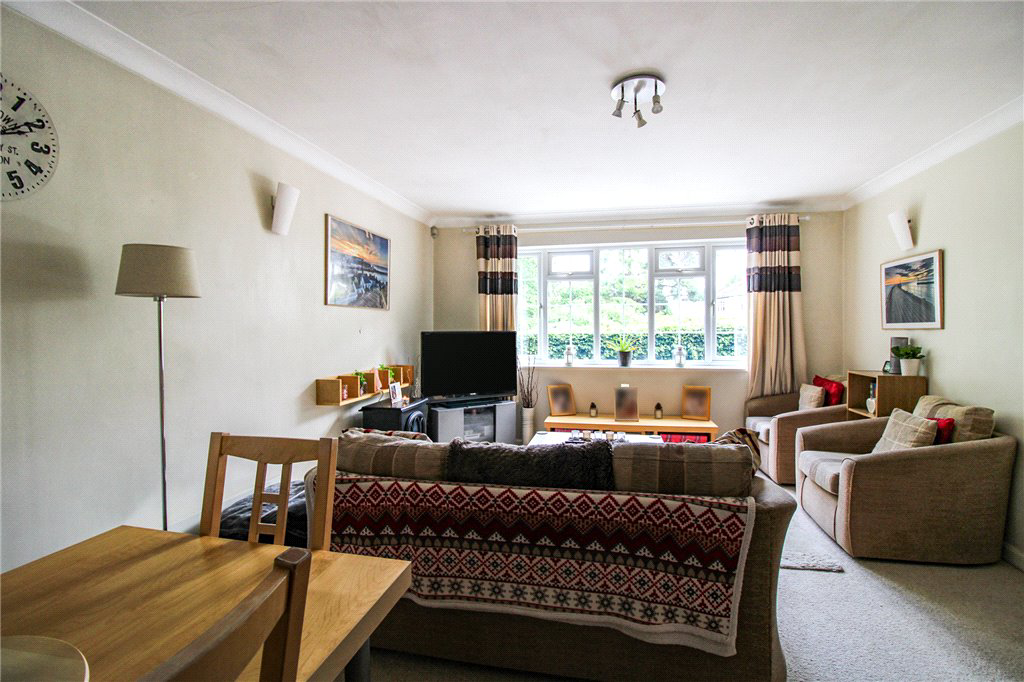 Linden Court, Hollin Lane, Leeds, LS16, photo 4