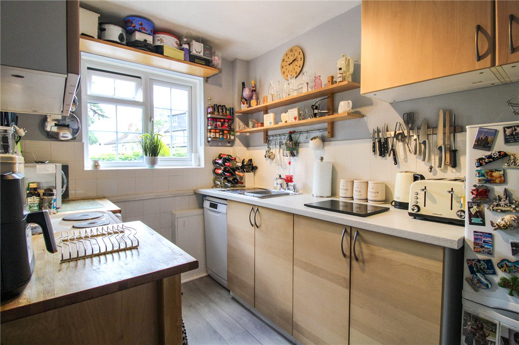 Linden Court, Hollin Lane, Leeds, LS16, photo 5