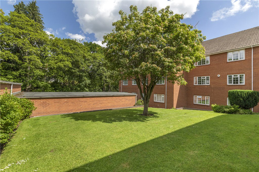 Linden Court, Hollin Lane, Leeds, LS16, photo 2