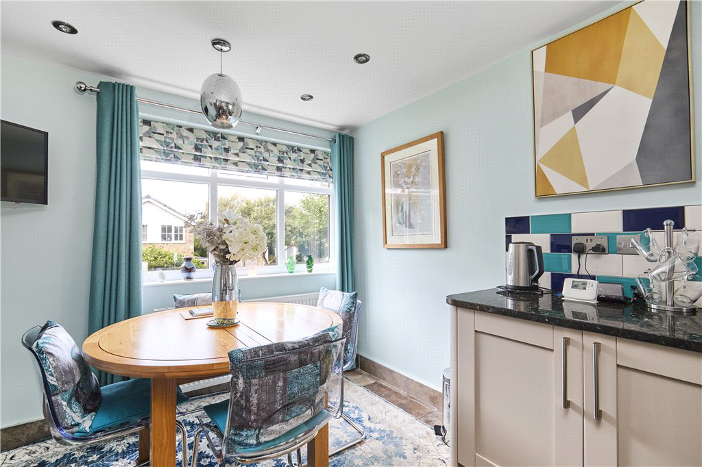 Craggwood Close, Horsforth, Leeds, West Yorkshire, LS18, photo 5
