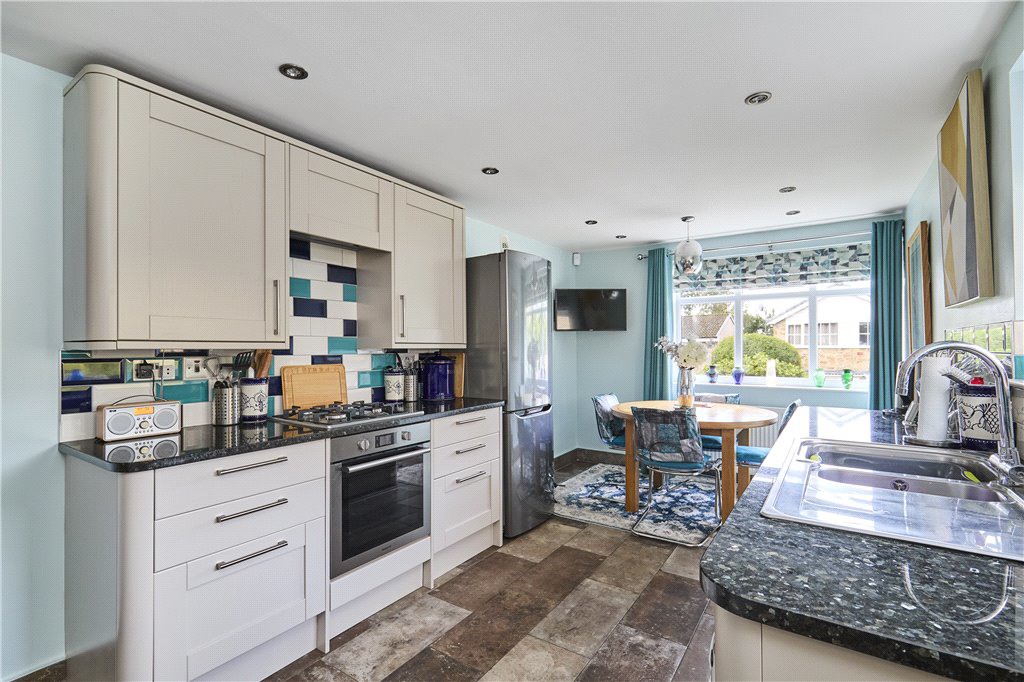 Craggwood Close, Horsforth, Leeds, West Yorkshire, LS18, photo 3