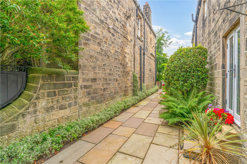 Greencroft Cottage, The Green, Guiseley, Leeds, LS20, photo 22