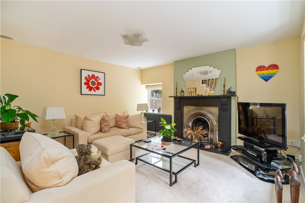 Greencroft Cottage, The Green, Guiseley, Leeds, LS20, photo 4