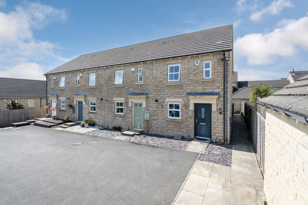 Knights Way, Gilstead, Bingley, West Yorkshire, BD16