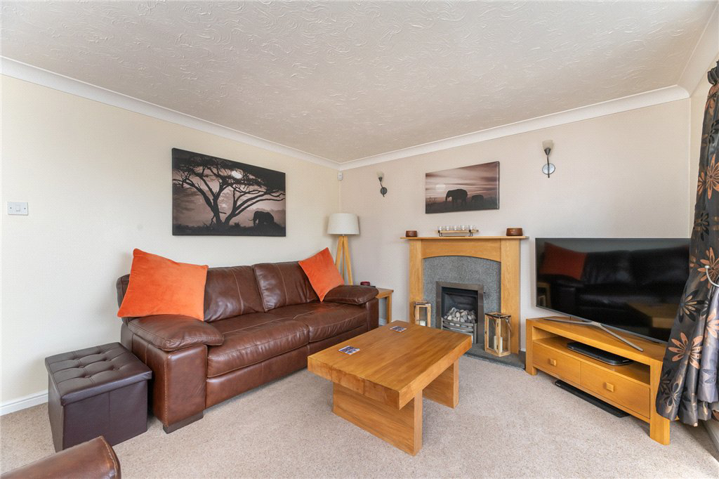 Magnolia Drive, Allerton, Bradford, West Yorkshire, BD15, photo 4