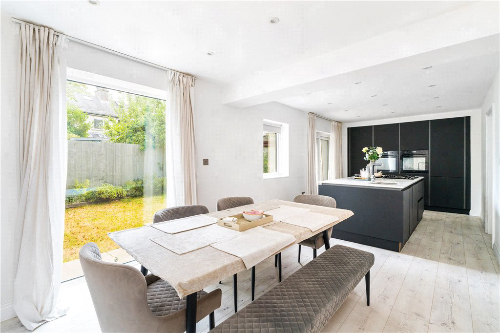 Rhyddings Gardens, Ilkley, LS29, photo 3
