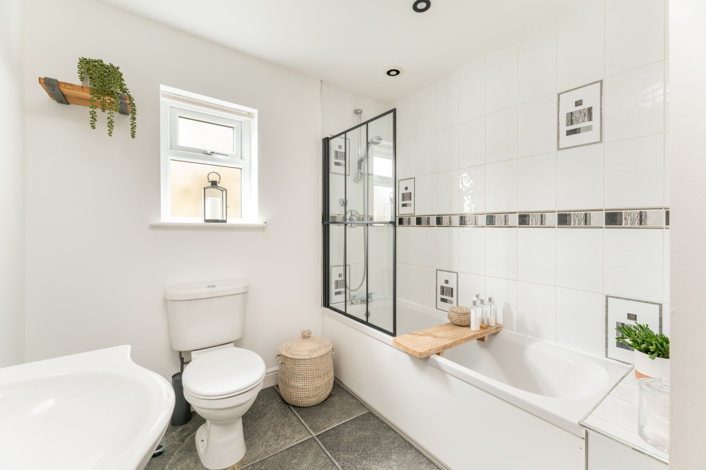 Lodge Gate Close, Denholme, West Yorkshire, BD13, photo 14
