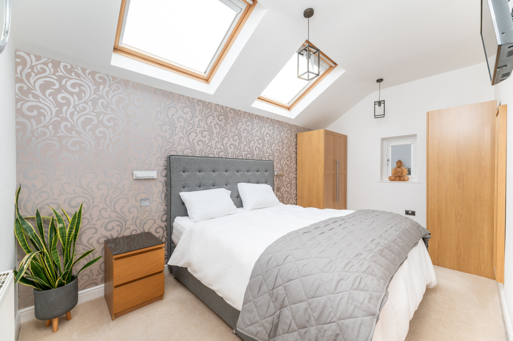 Lodge Gate Close, Denholme, West Yorkshire, BD13, photo 13