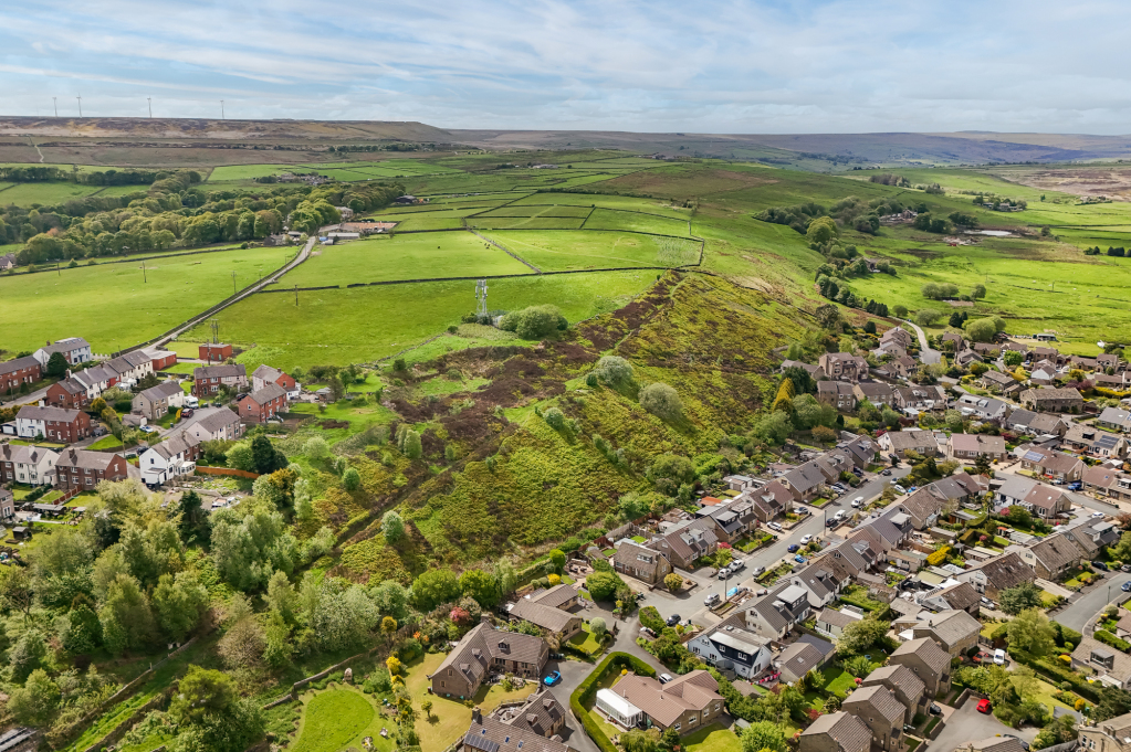 Ogden Crescent, Denholme, Bradford, West Yorkshire, BD13, photo 33