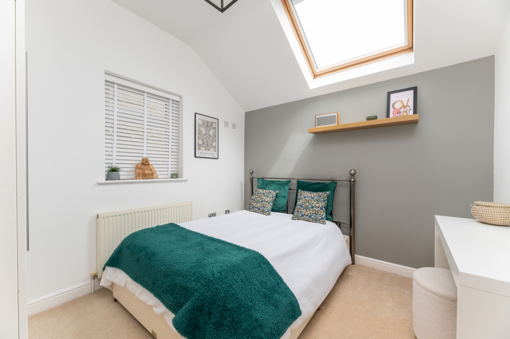 Lodge Gate Close, Denholme, West Yorkshire, BD13, photo 12