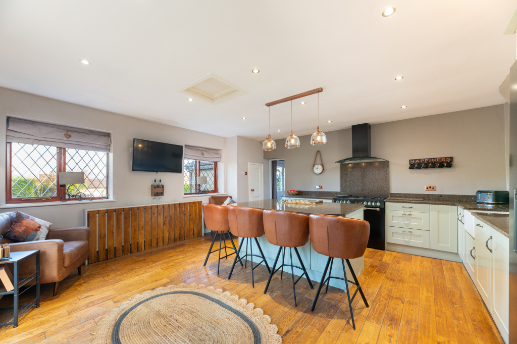 Ogden Crescent, Denholme, Bradford, West Yorkshire, BD13, photo 2