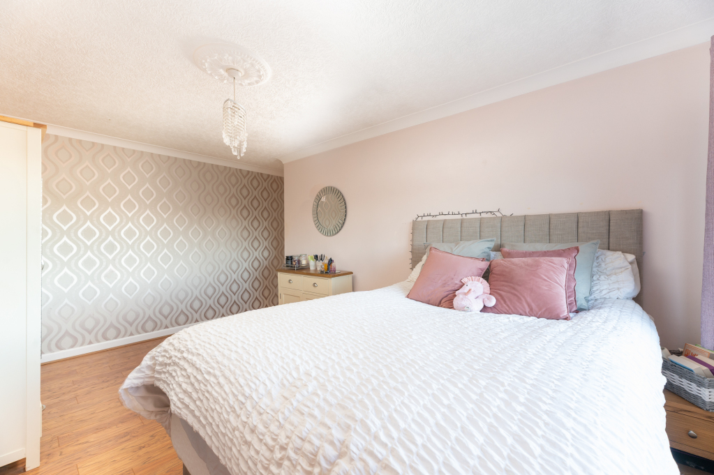 Ogden Crescent, Denholme, Bradford, West Yorkshire, BD13, photo 31