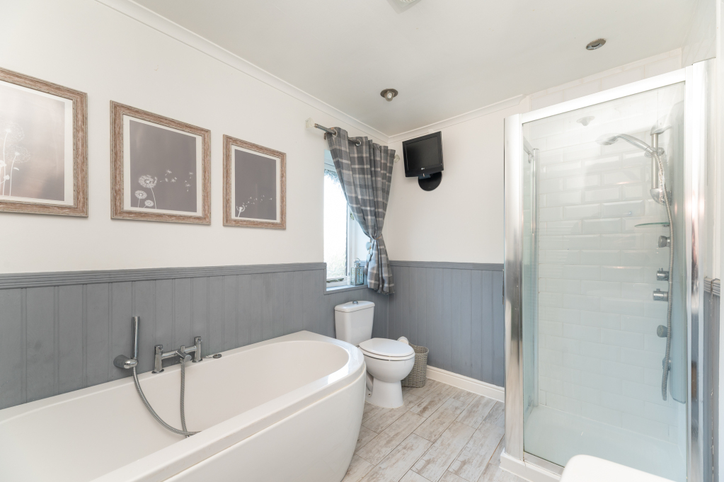 Ogden Crescent, Denholme, Bradford, West Yorkshire, BD13, photo 25