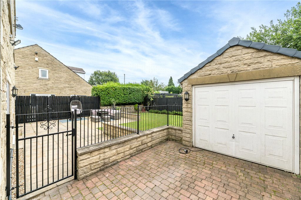 Old Apple Tree Lane, Allerton, Bradford, West Yorkshire, BD15, photo 30
