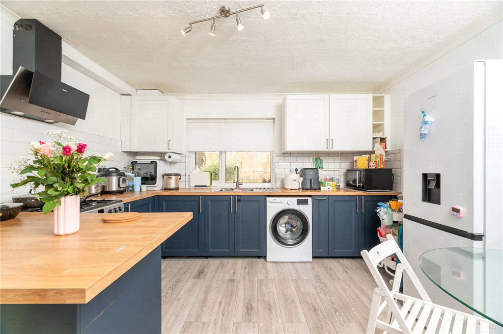 Askey Avenue, Morley, Leeds, West Yorkshire, LS27, photo 6