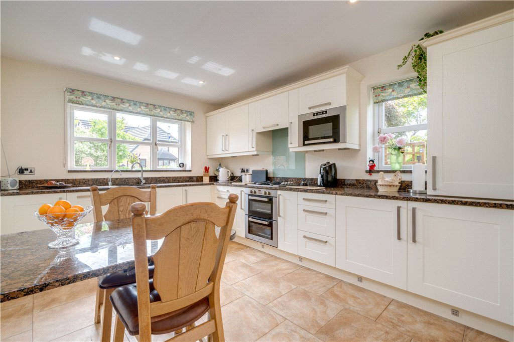 Aspin Oval, Knaresborough, North Yorkshire, HG5, photo 3