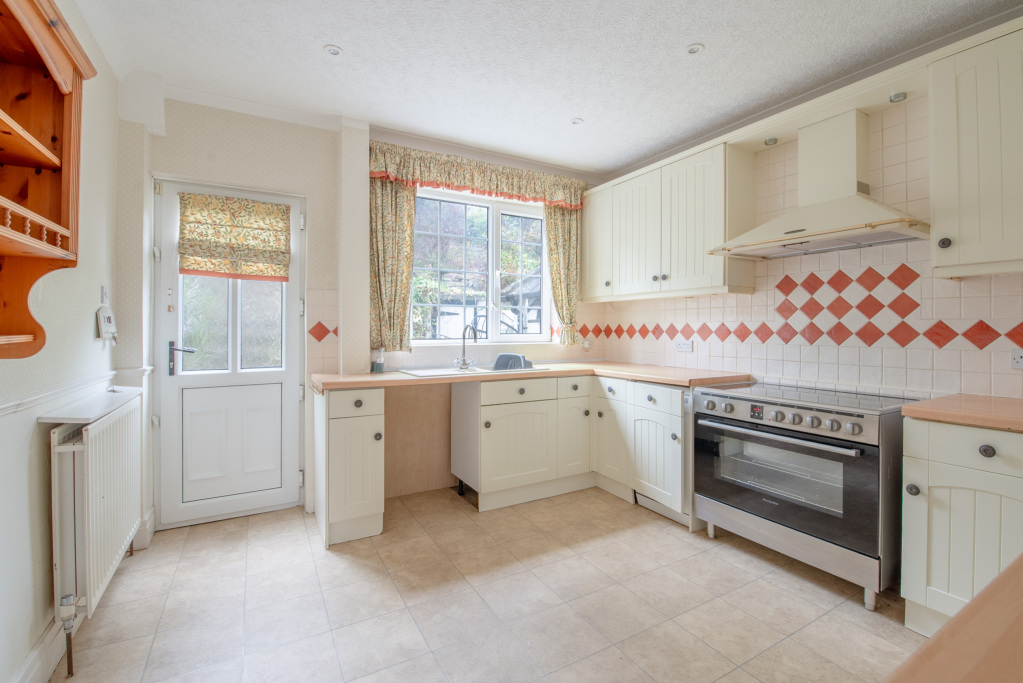 Fairfax Road, Bingley, BD16, photo 3