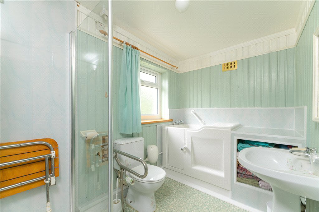 Aireville Avenue, Bradford, West Yorkshire, BD9, photo 10