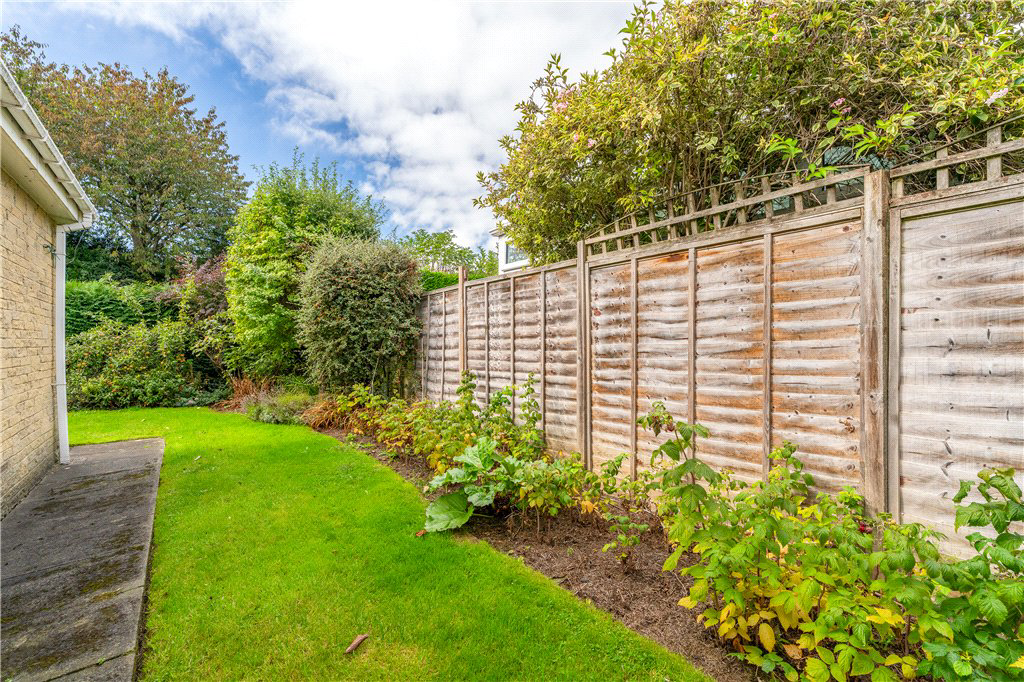 Park Court, Pool in Wharfedale, Otley, West Yorkshire, LS21, photo 2