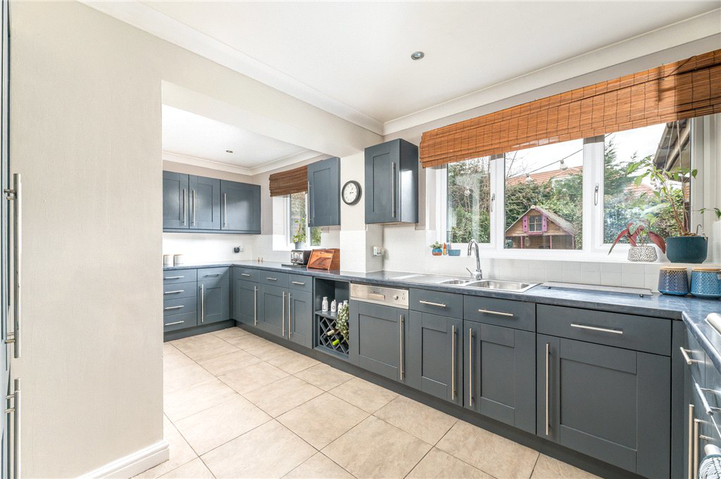 Upper Green Drive, Tingley, Wakefield, West Yorkshire, WF3, photo 9