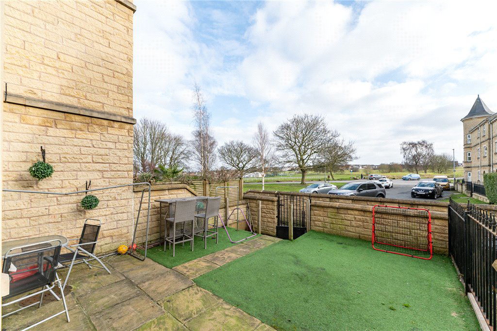Cavendish Mews, Drighlington, Bradford, West Yorkshire, BD11, photo 27