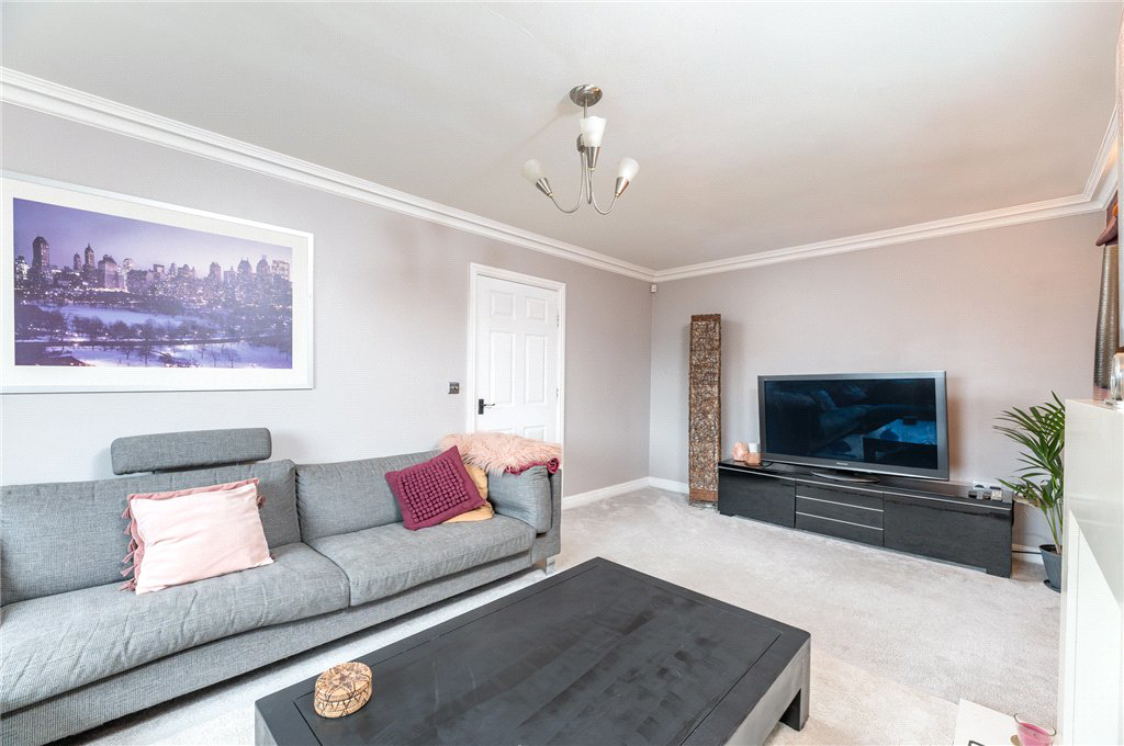 Upper Green Drive, Tingley, Wakefield, West Yorkshire, WF3, photo 4
