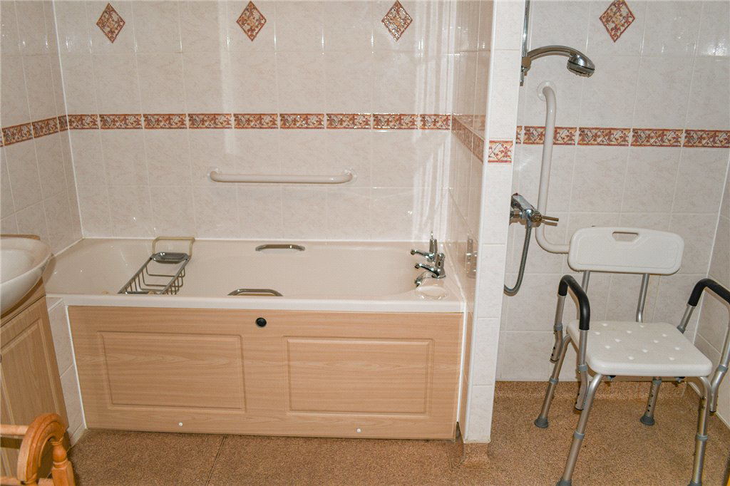 Aire Valley Court, Beech Street, Bingley, BD16, photo 7