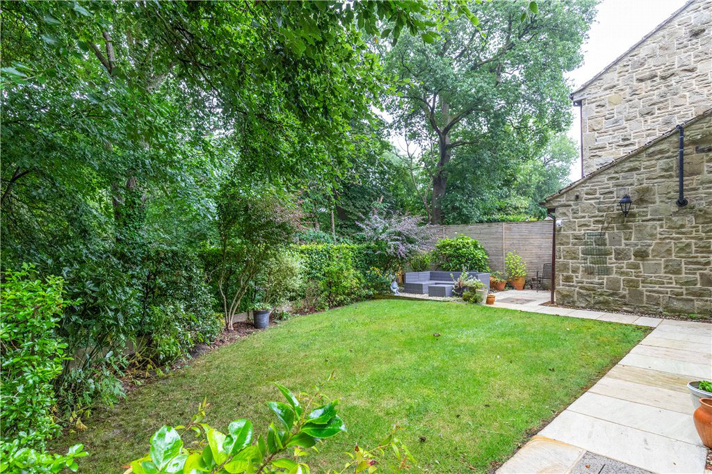 East Causeway Crescent, Leeds, West Yorkshire, LS16, photo 4