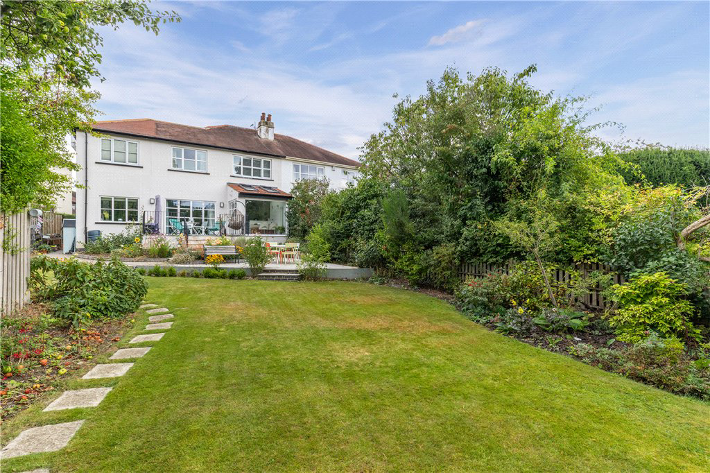 Hollin Gardens, Leeds, West Yorkshire, LS16, photo 30