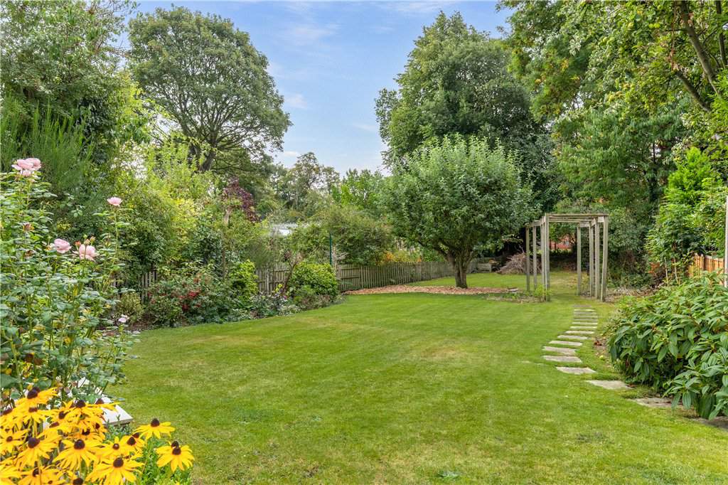Hollin Gardens, Leeds, West Yorkshire, LS16, photo 22