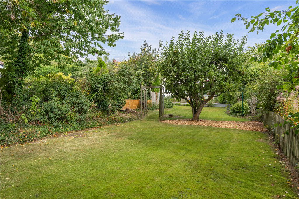 Hollin Gardens, Leeds, West Yorkshire, LS16, photo 23