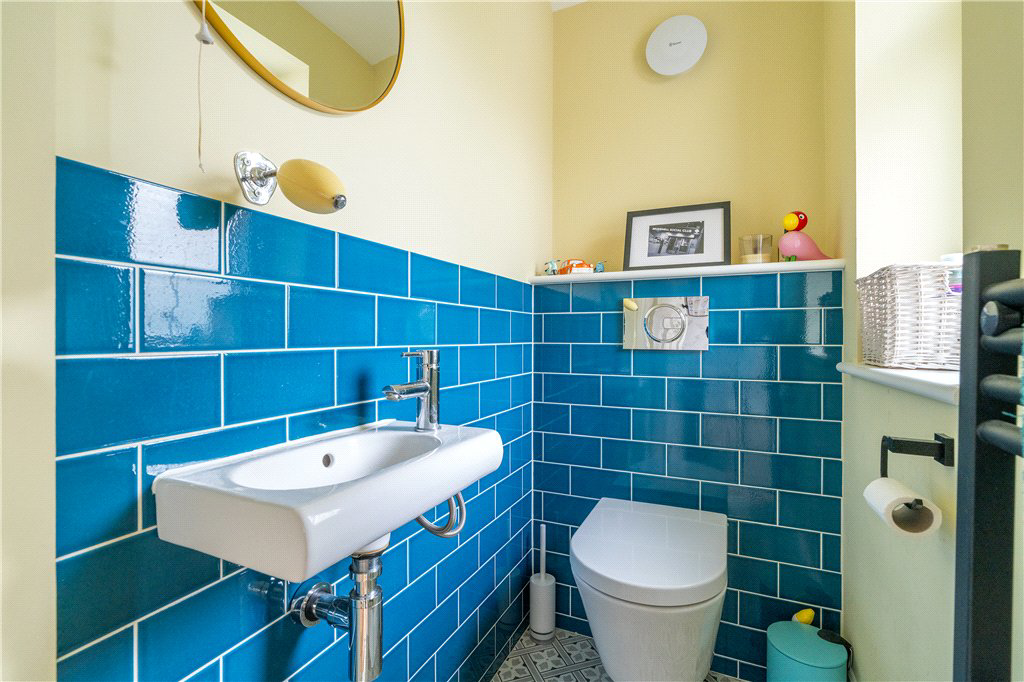 Hollin Gardens, Leeds, West Yorkshire, LS16, photo 13