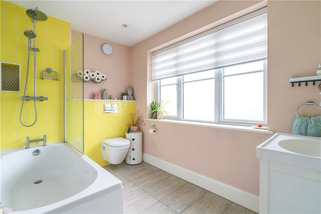 Hollin Gardens, Leeds, West Yorkshire, LS16, photo 18