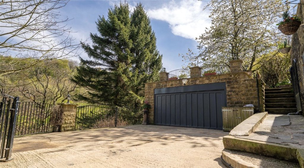 Denholme Road, Oxenhope, Keighley, West Yorkshire, BD22, photo 29