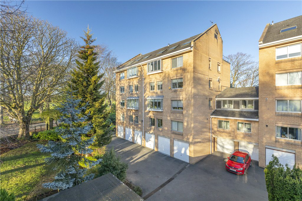 West Court, Roundhay, Leeds, LS8