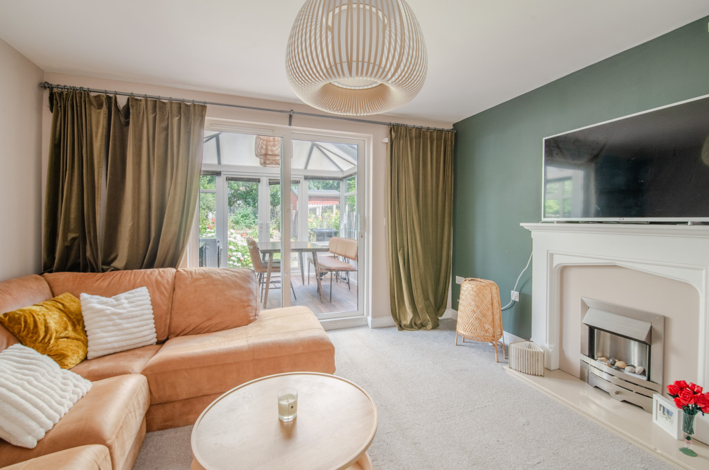 Bewick Drive, Bingley, West Yorkshire, BD16, photo 2