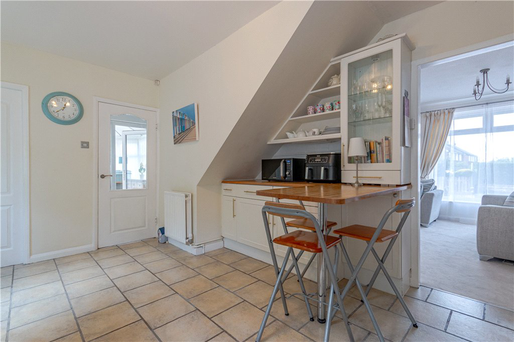 Kirkwood Way, Leeds, West Yorkshire, LS16, photo 5