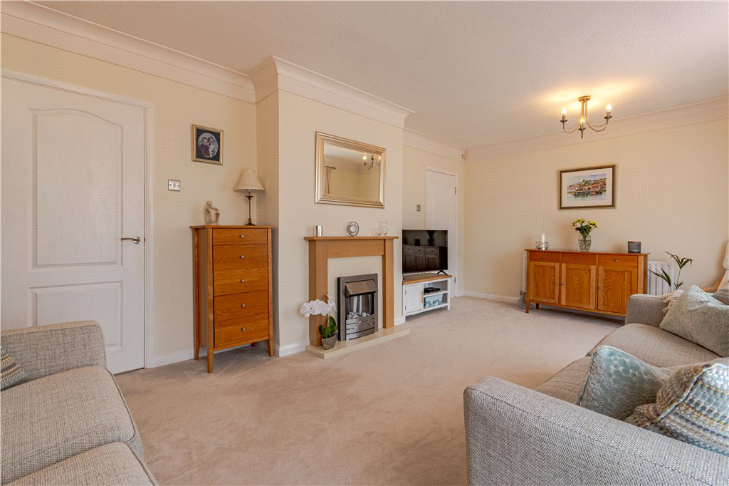 Kirkwood Way, Leeds, West Yorkshire, LS16, photo 6