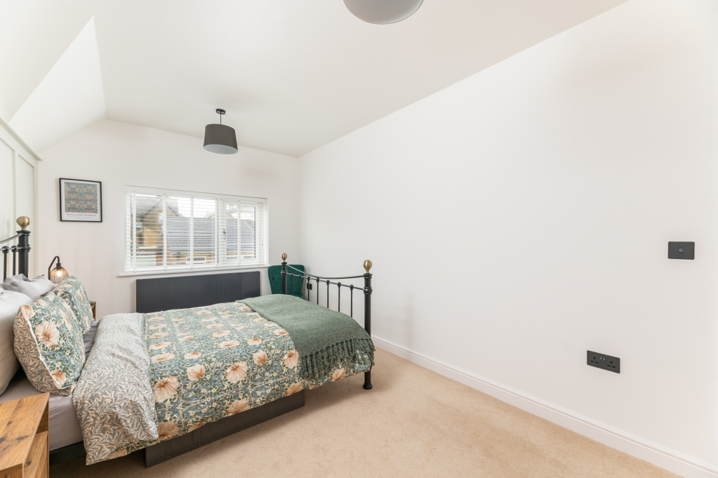Lodge Gate Close, Denholme, West Yorkshire, BD13, photo 25