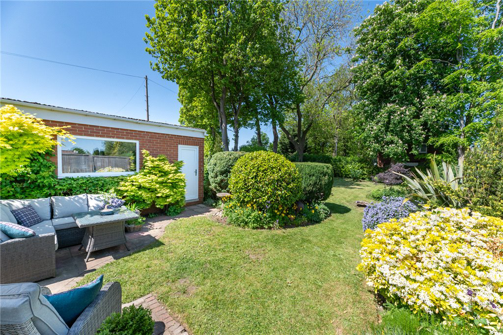 Edge Top Road, Dewsbury, West Yorkshire, WF12, photo 32