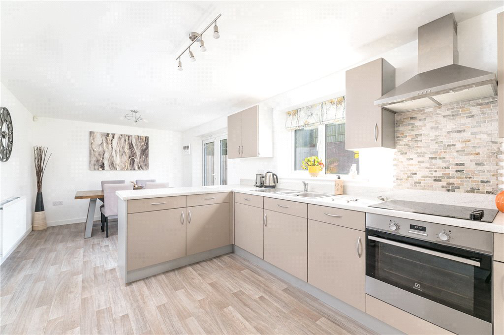 New Village Walk, Churwell, Morley, Leeds, LS27, photo 4