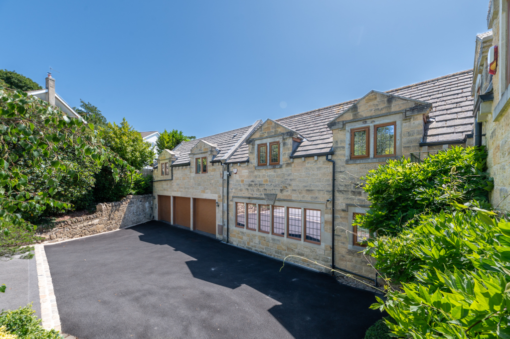 Gilstead Lane, Bingley, West Yorkshire, BD16, photo 9