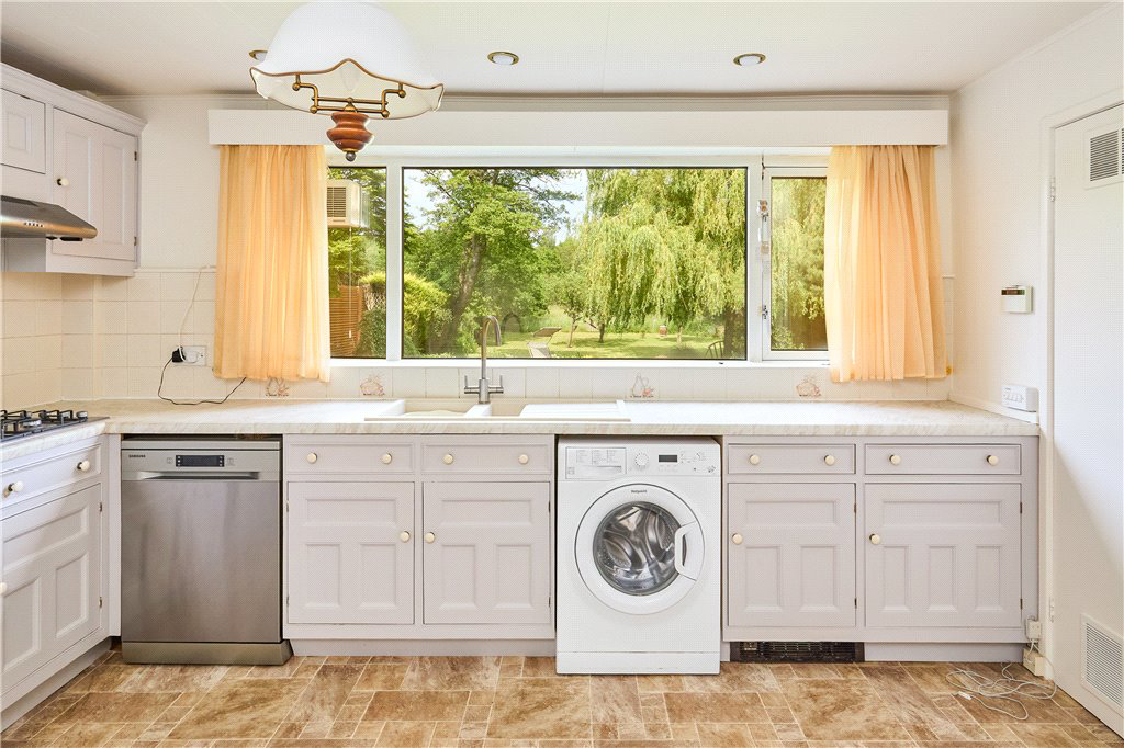 Ash Hill Drive, Leeds, West Yorkshire, LS17, photo 6