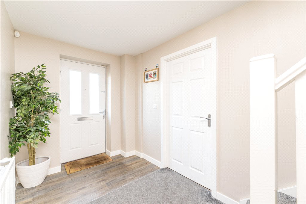 New Village Walk, Churwell, Morley, Leeds, LS27, photo 9