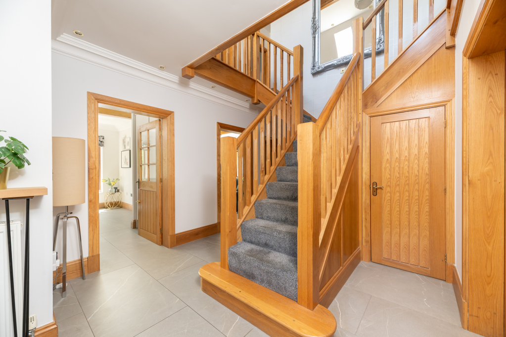 Gilstead Lane, Bingley, West Yorkshire, BD16, photo 42