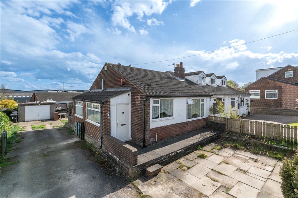 Deanhurst Gardens, Gildersome, Morley, Leeds, LS27