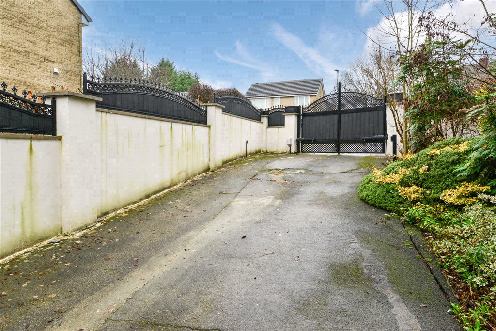 Leaventhorpe Avenue, Bradford, West Yorkshire, BD8, photo 19
