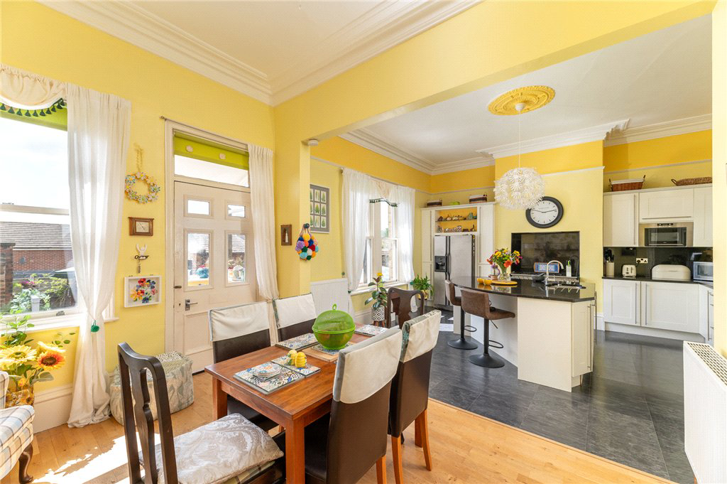 Grosvenor Road, Batley, West Yorkshire, WF17, photo 5